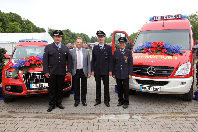 Übergabe neuer Kommandowagen und Einsatzleitwagen im Jahr 2014